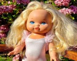 She is also a doll collector and has several dolls in her collection.